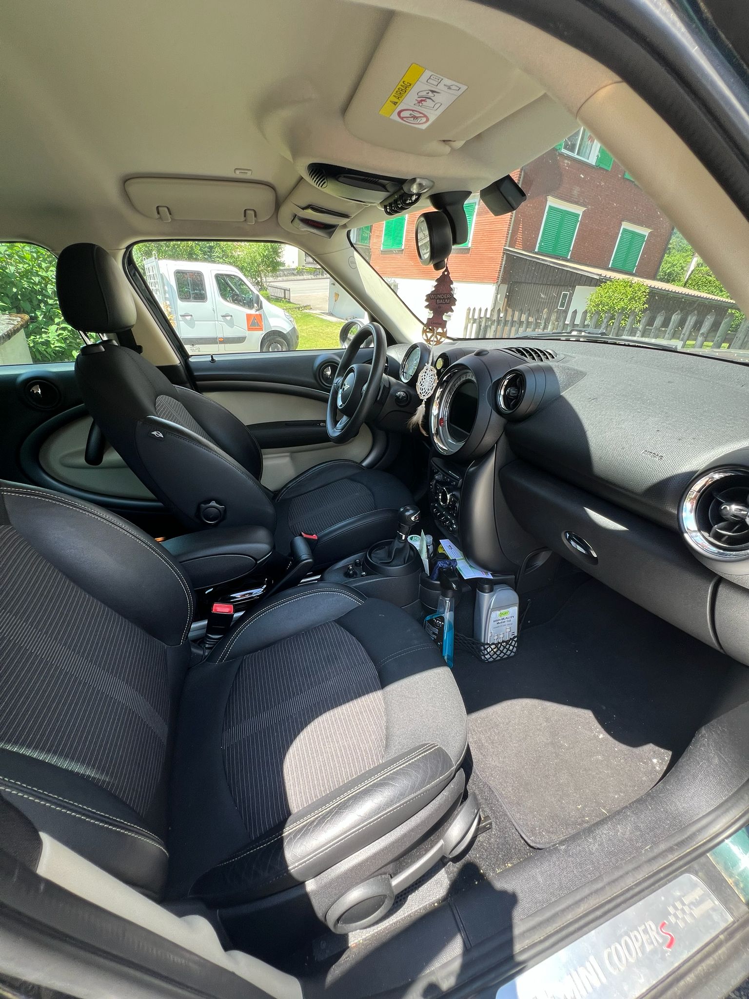 MINI 1.6i Cooper S ALL4-image-5