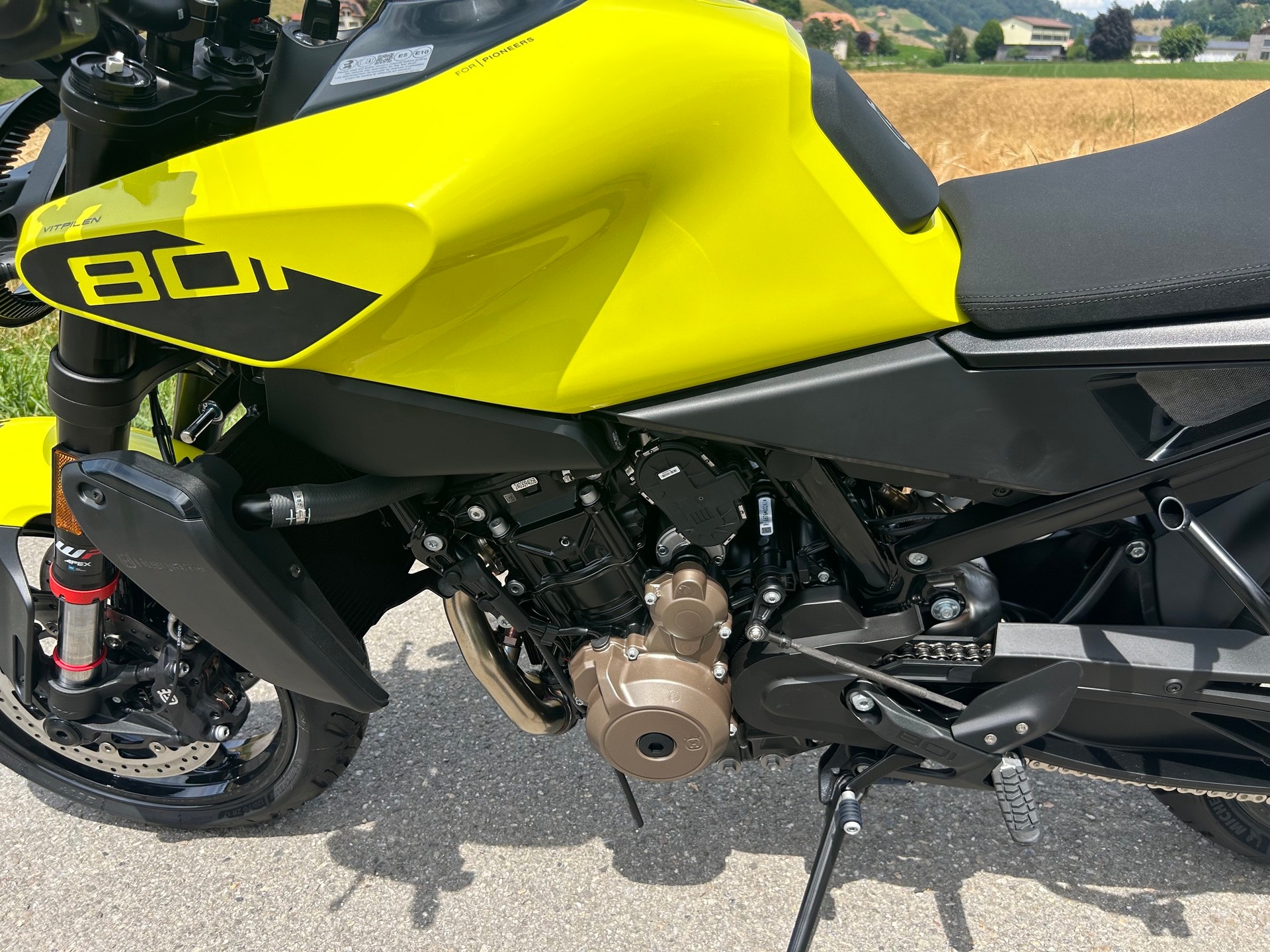 HUSQVARNA SVARTPILEN 801-image-6