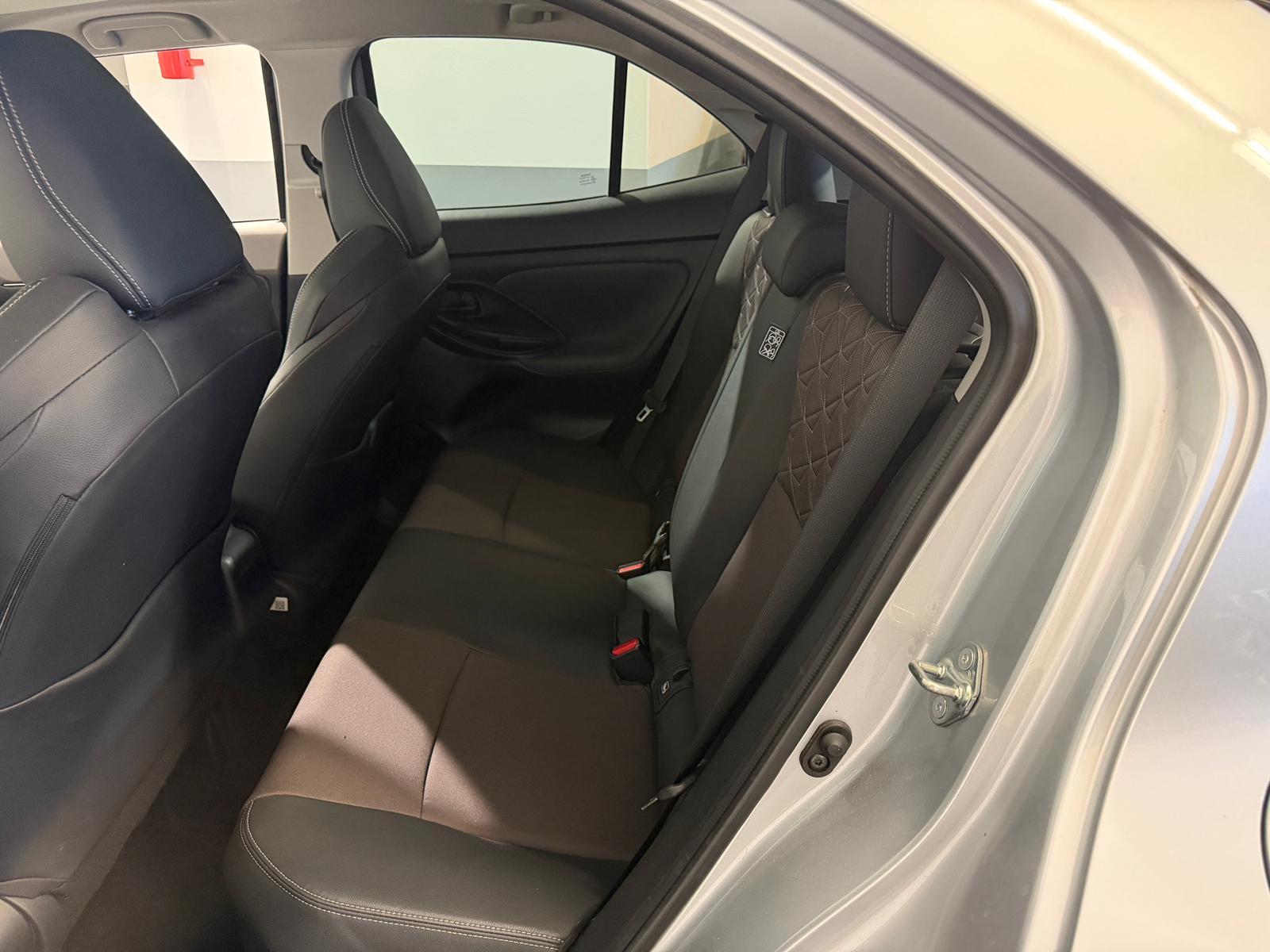 TOYOTA Yaris Cross 1.5 VVT-i HSD Elegant AWD-i-image-12