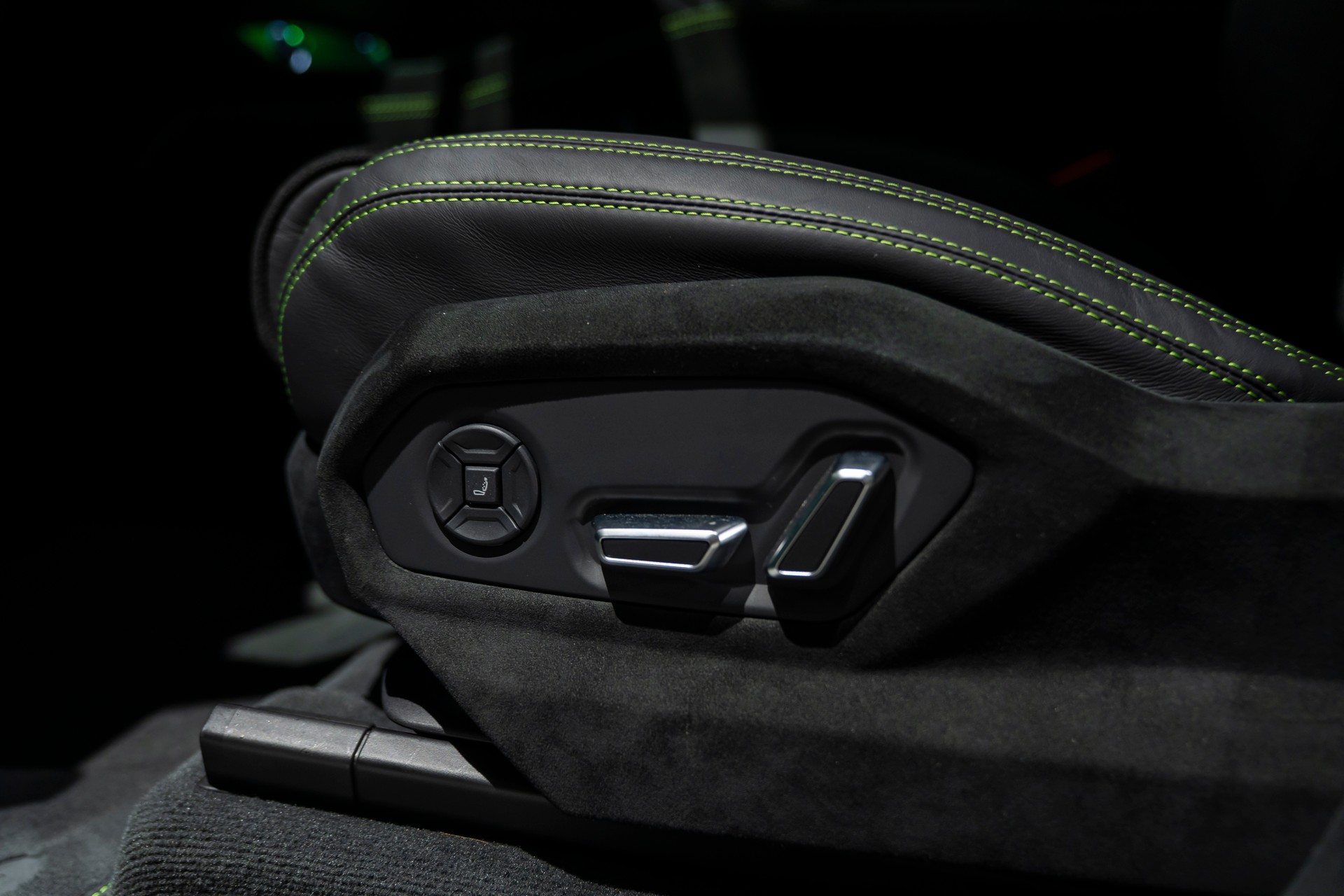 LAMBORGHINI Urus Performante-image-18