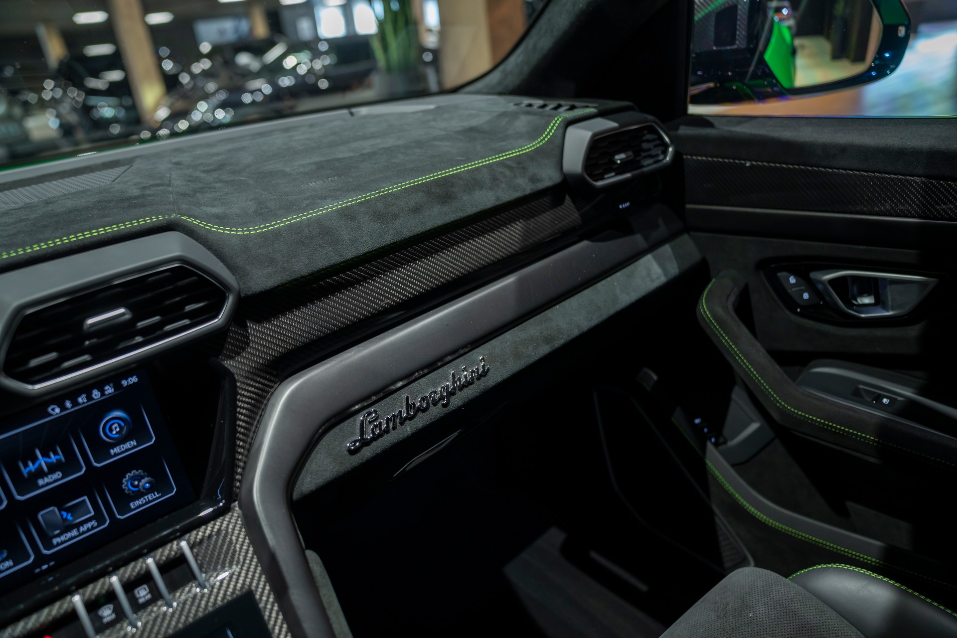 LAMBORGHINI Urus Performante-image-17