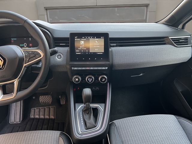 RENAULT Clio E-Tech techno Hybrid-image-6