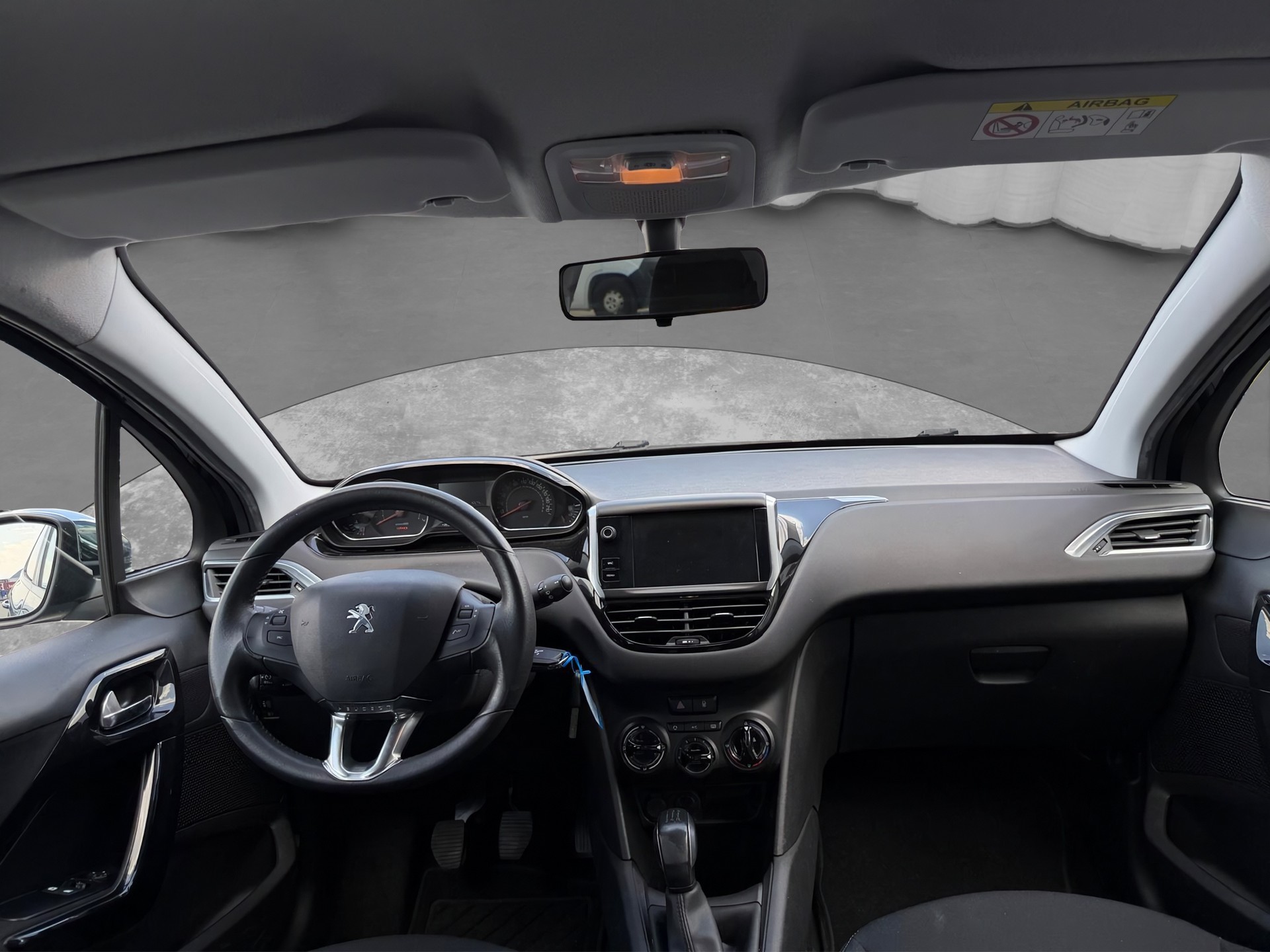 PEUGEOT 208 1.2 VTI Style-image-11