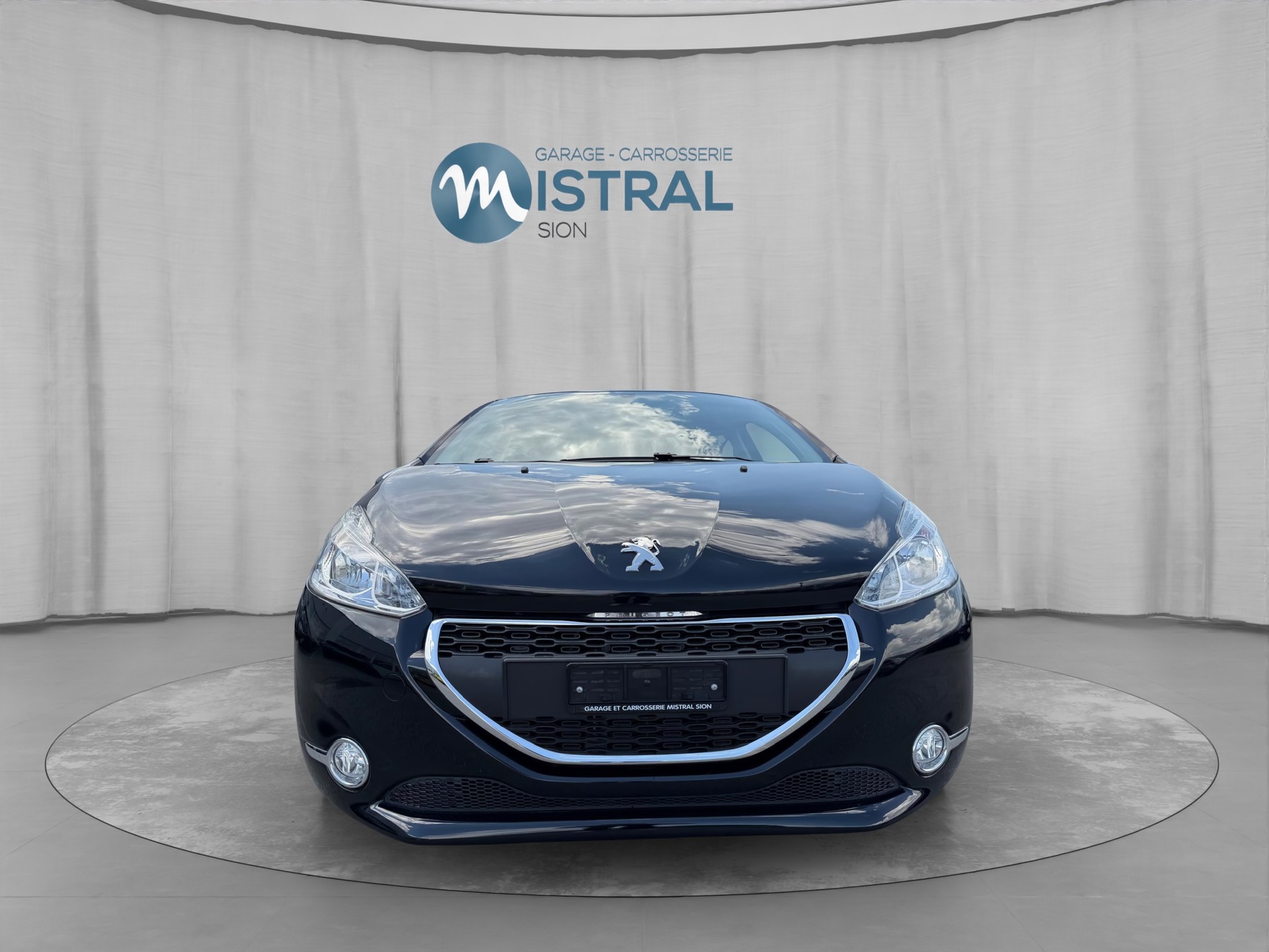 PEUGEOT 208 1.2 VTI Style-image-7
