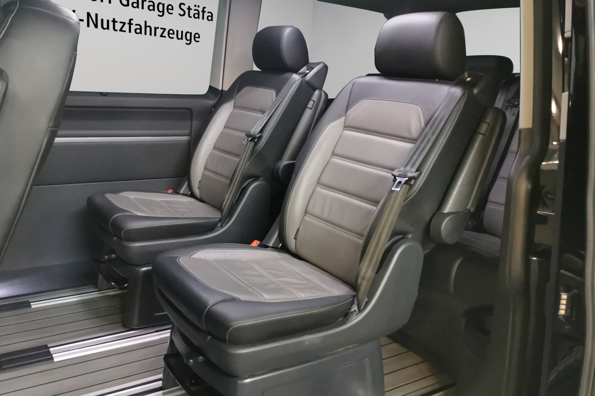 VW T6.1 Multivan 2.0 Bi-TDI Highline 4Motion DSG-image-11