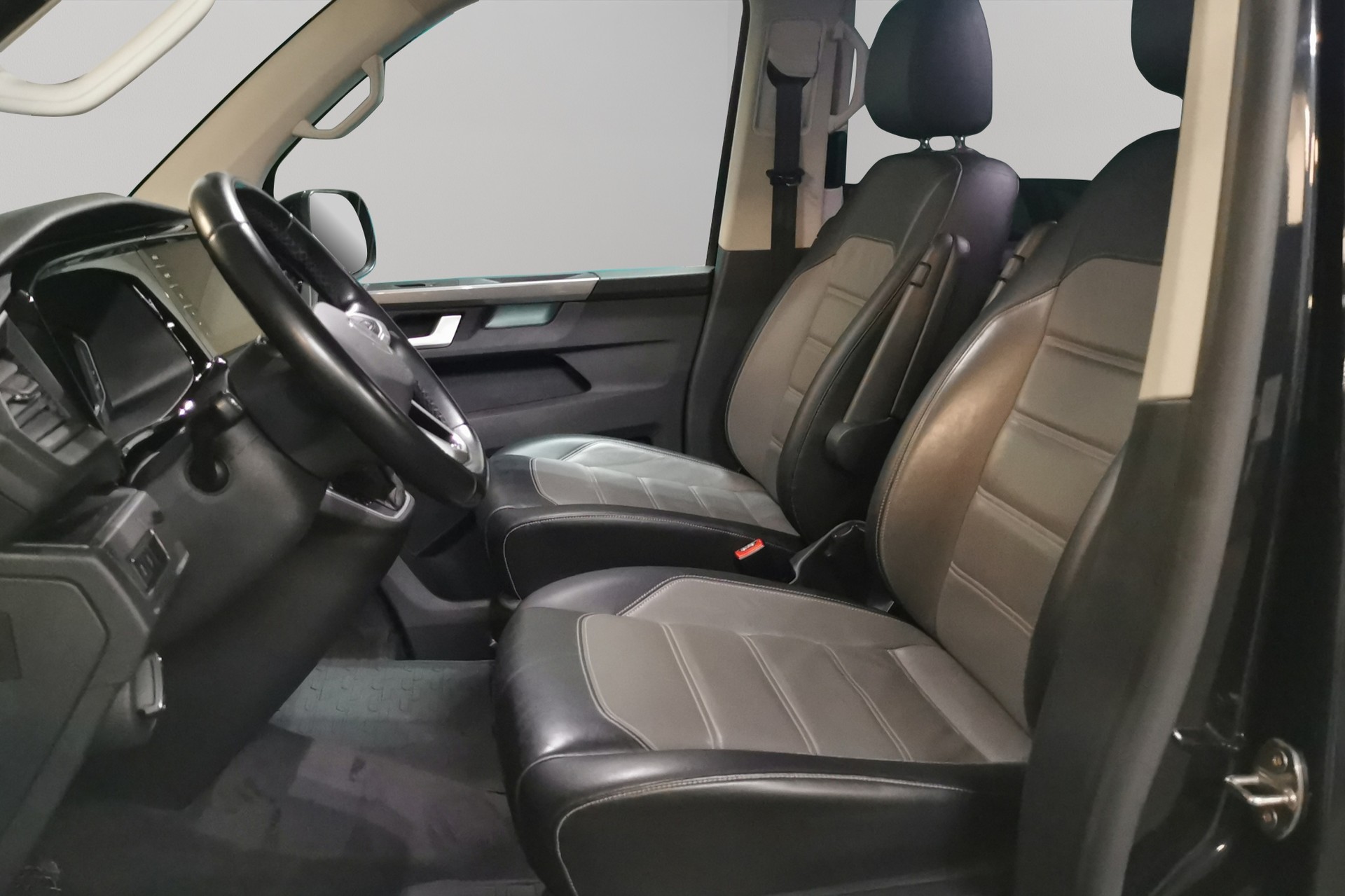 VW T6.1 Multivan 2.0 Bi-TDI Highline 4Motion DSG-image-8