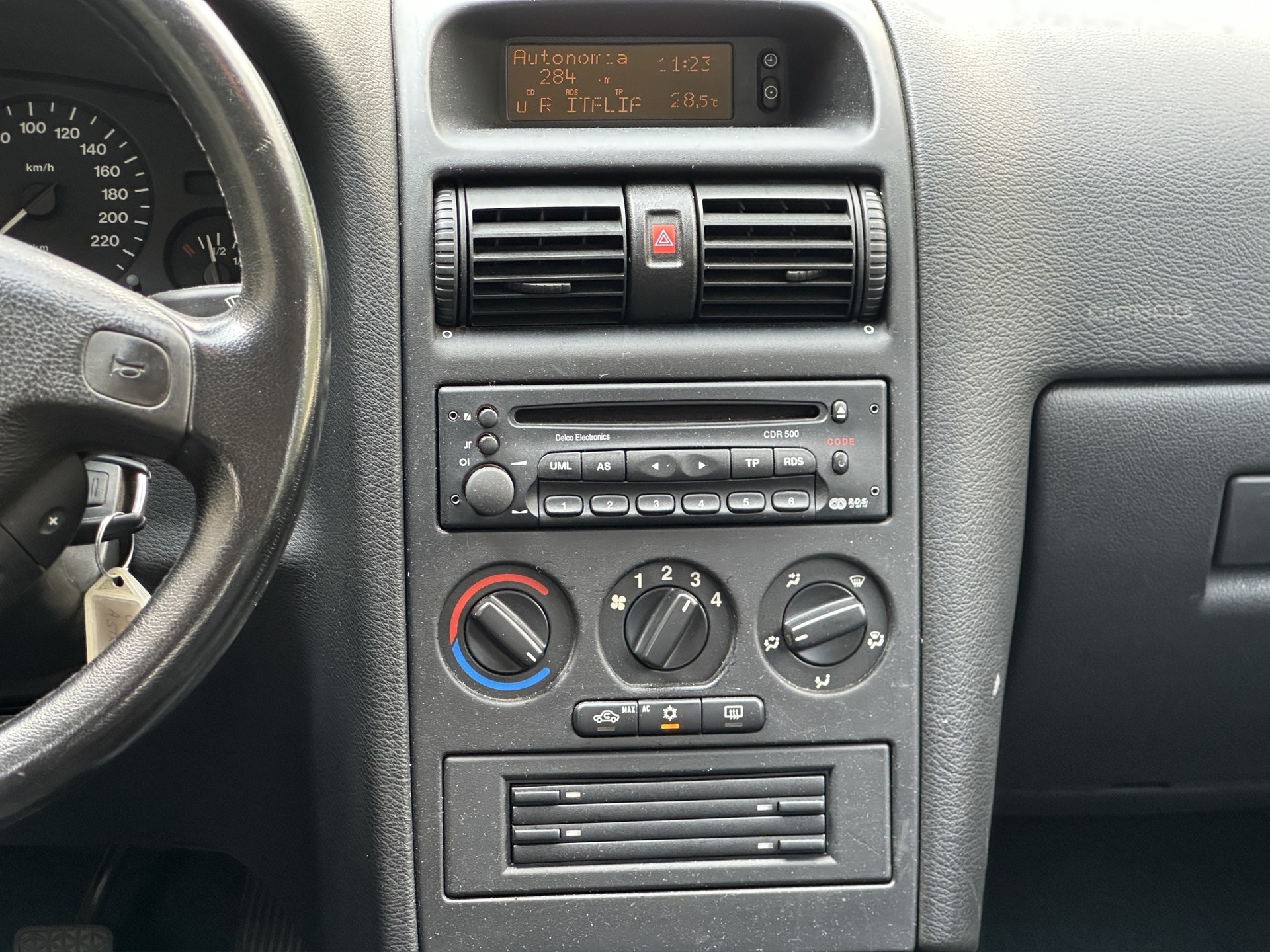 OPEL Astra Caravan 2.0 DTi Comfort-image-11