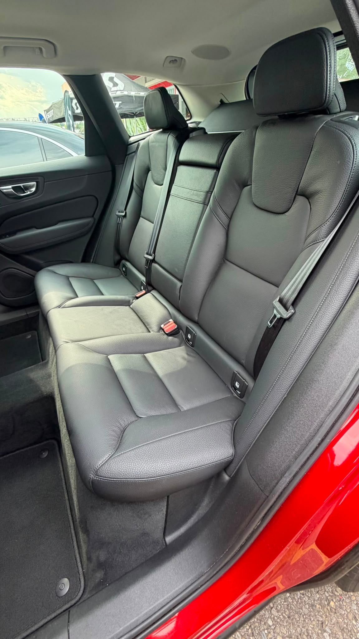 VOLVO XC60 B5 Benzin Mild Hybrid AWD Inscription Geartronic-image-7