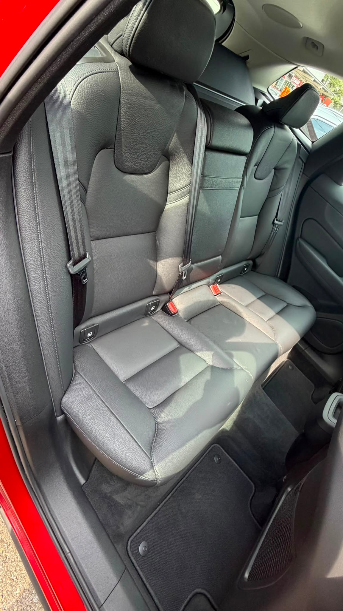 VOLVO XC60 B5 Benzin Mild Hybrid AWD Inscription Geartronic-image-6