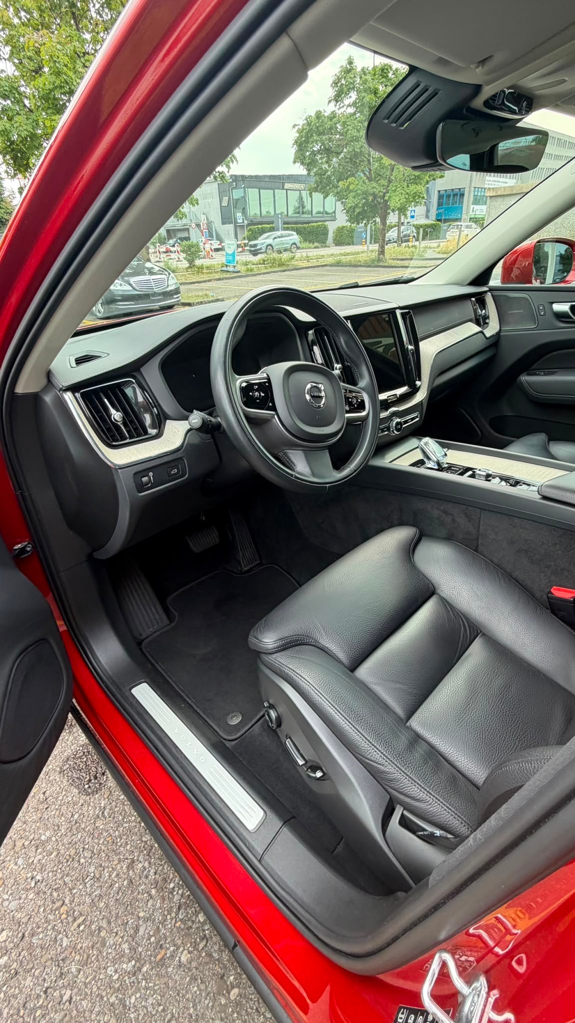 VOLVO XC60 B5 Benzin Mild Hybrid AWD Inscription Geartronic-image-11