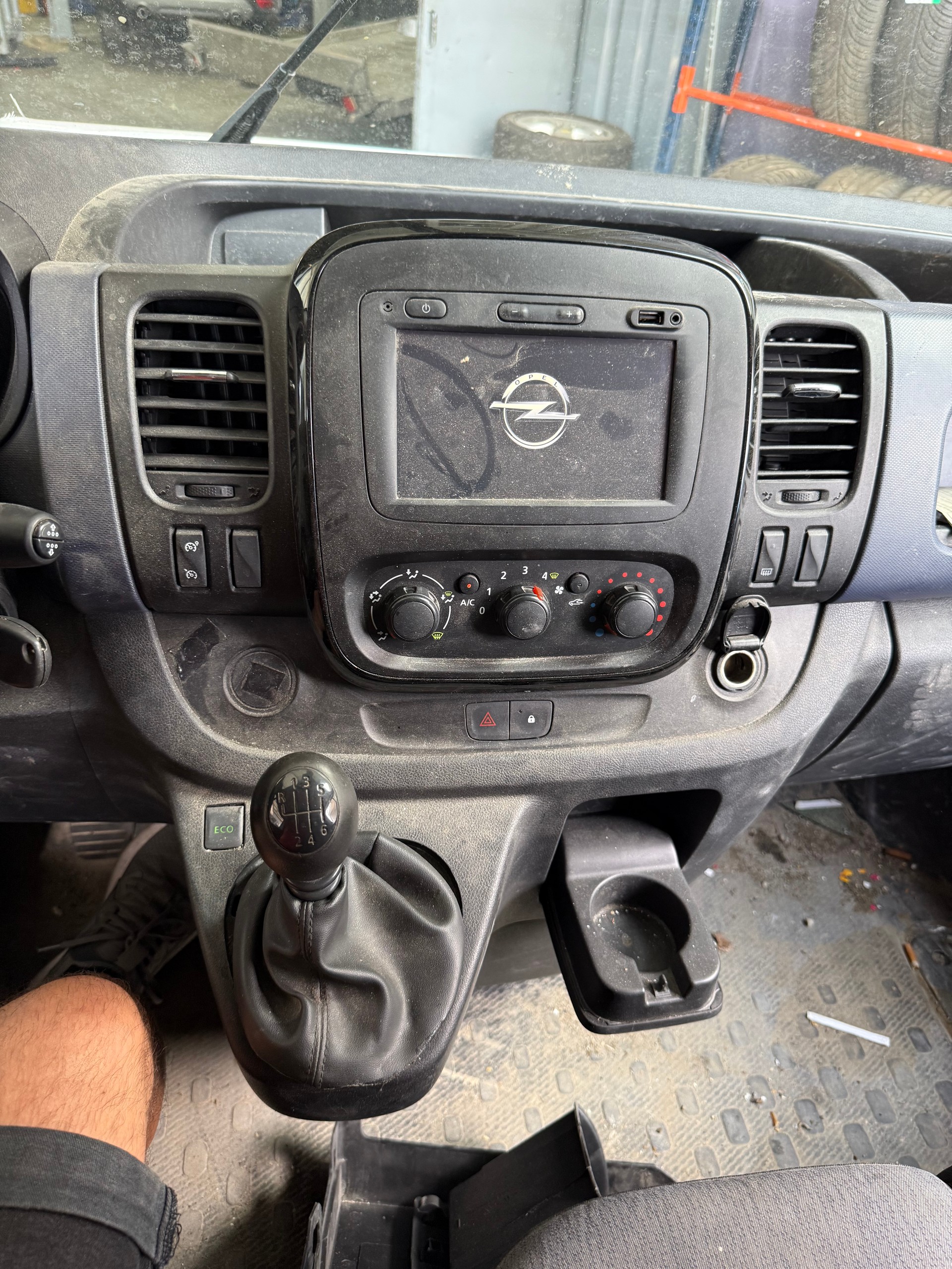 OPEL Vivaro 1.6 CDTI 2.7t L1H1-image-11