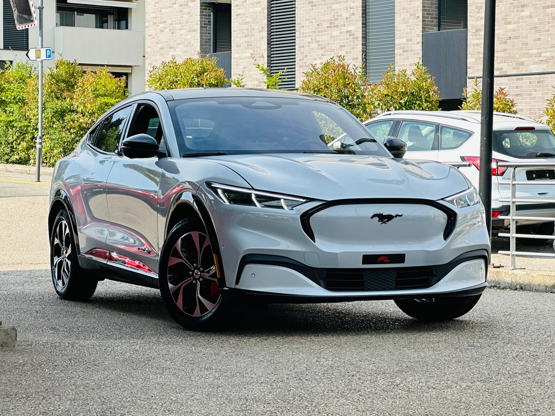 FORD Mustang MACH-E First Edition AWD 91 kWh-image-2