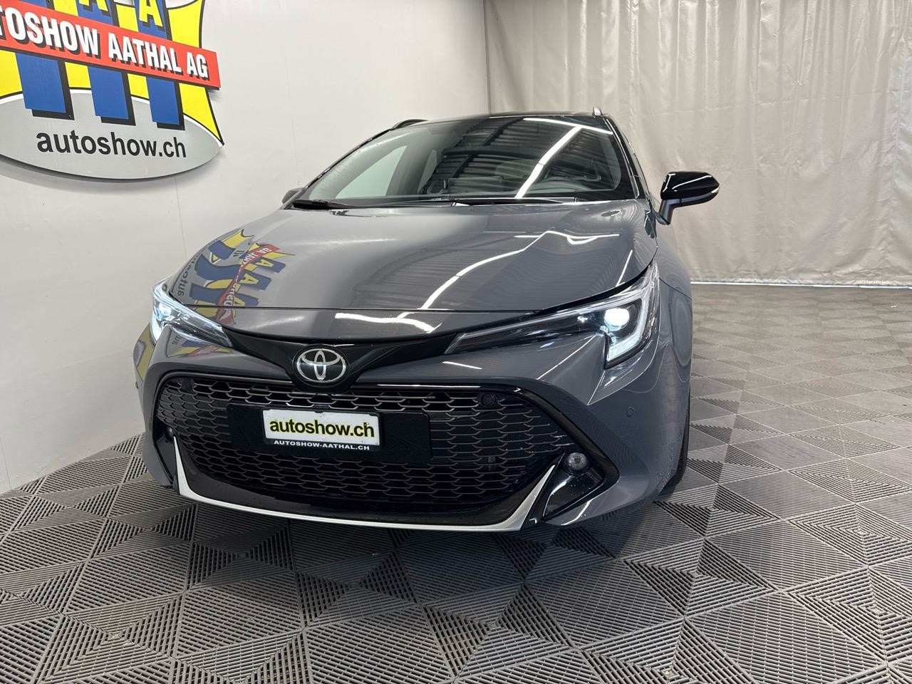 TOYOTA Corolla Touring Sports 2.0 HSD GR Sport e-CVT-image-16