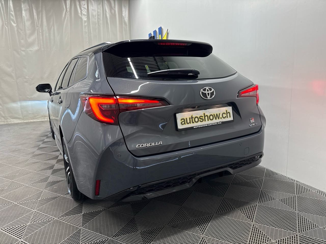 TOYOTA Corolla Touring Sports 2.0 HSD GR Sport e-CVT-image-14