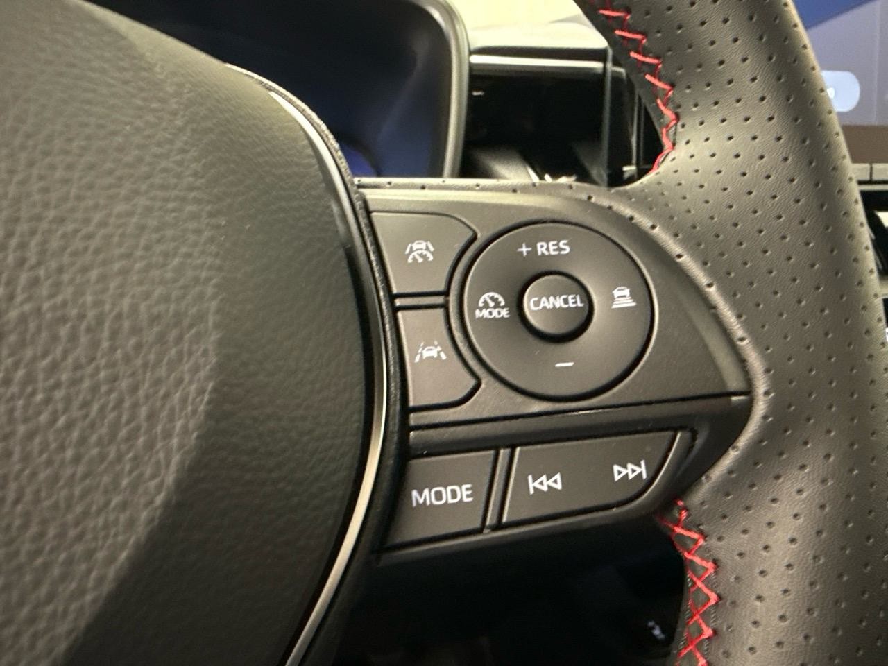 TOYOTA Corolla Touring Sports 2.0 HSD GR Sport e-CVT-image-9