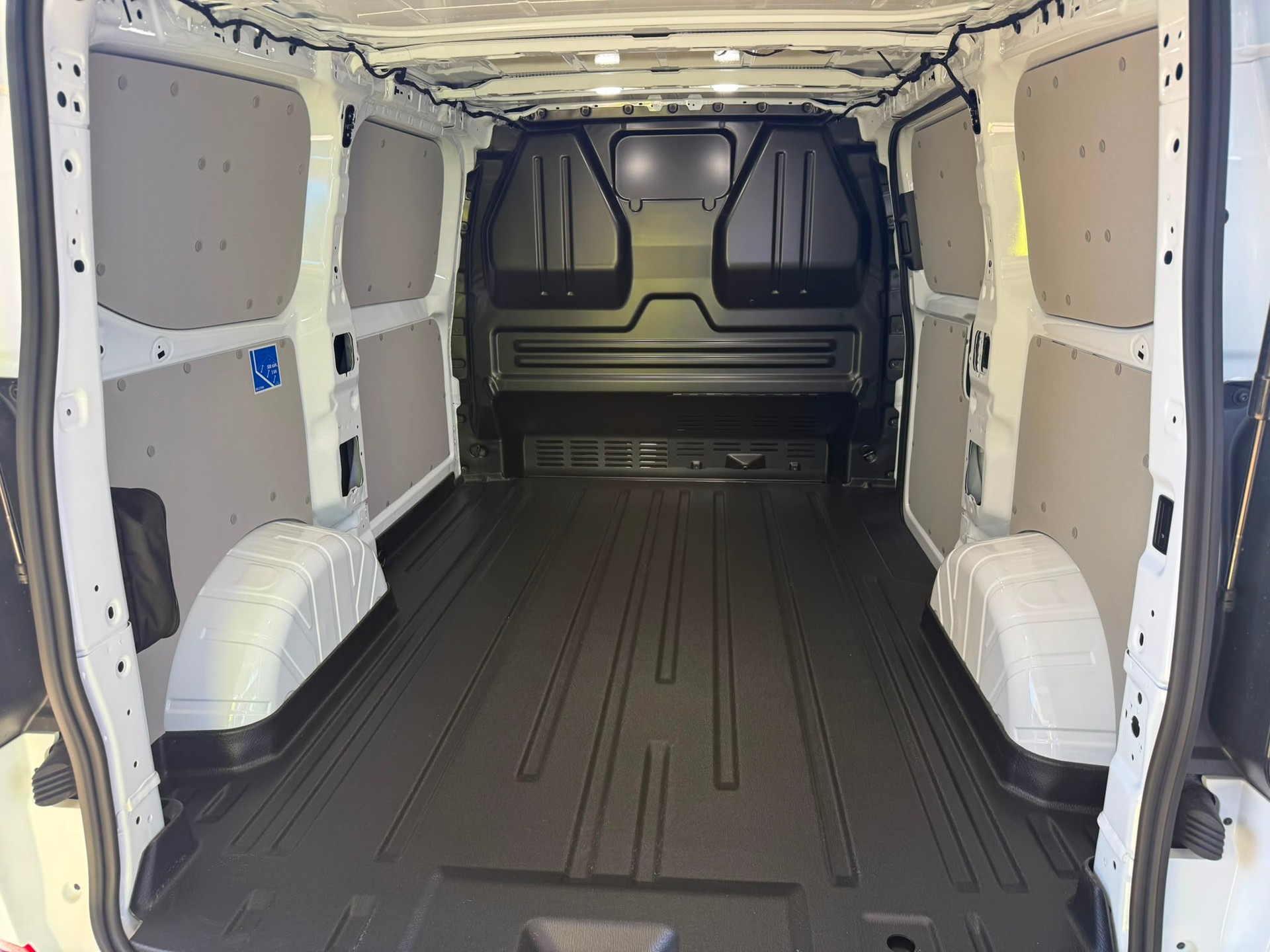 FORD Transit Custom Van PHEV 320 L1H1 Trend Automat-image-8