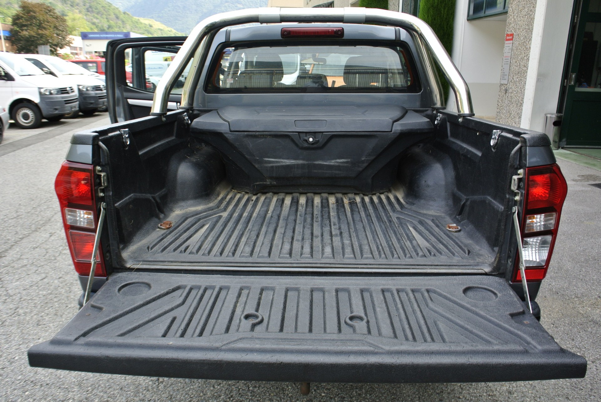 ISUZU D-MAX 1.9 Crew Cab Planet 4x4-image-12