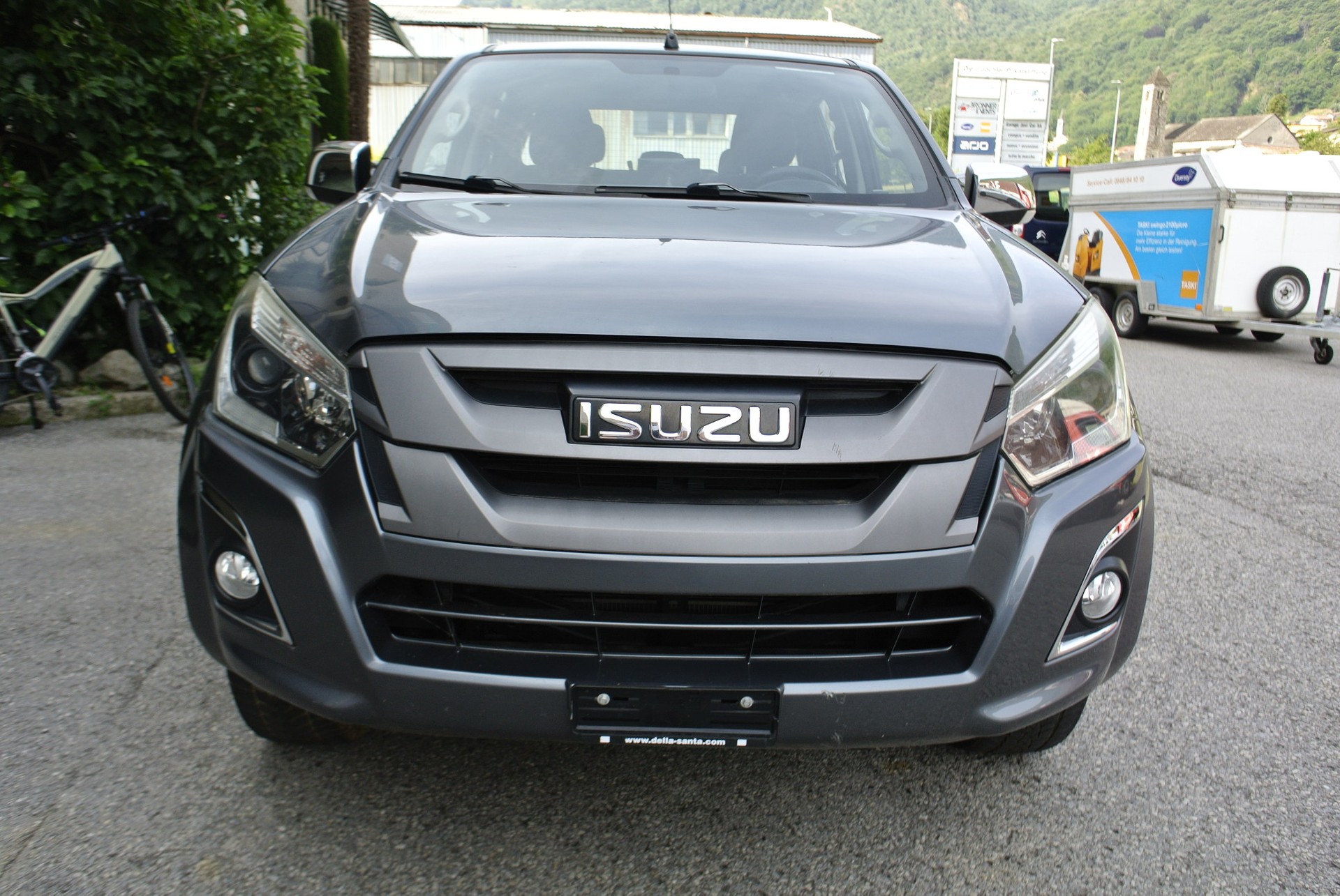 ISUZU D-MAX 1.9 Crew Cab Planet 4x4-showroom-element-1