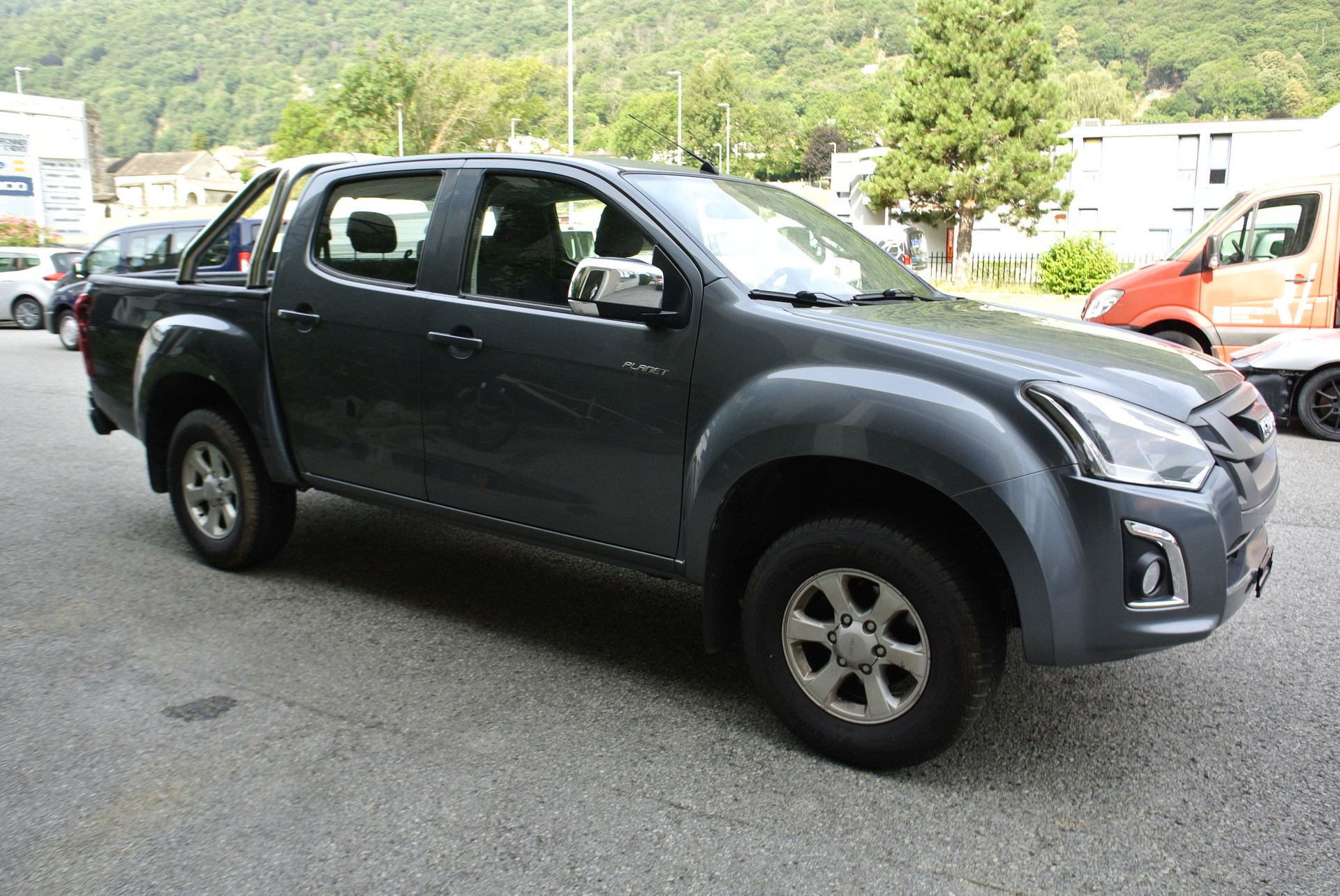 ISUZU D-MAX 1.9 Crew Cab Planet 4x4-image-5