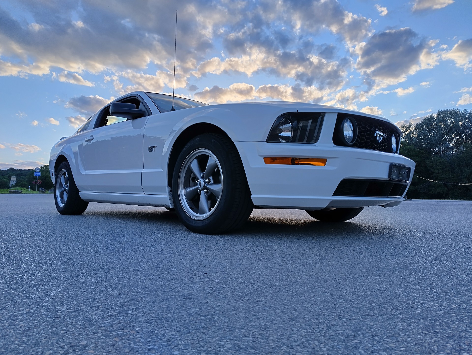 FORD GT-image-0