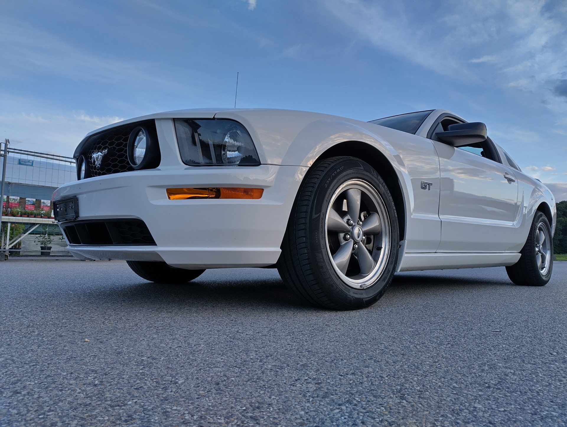 FORD GT-image-1