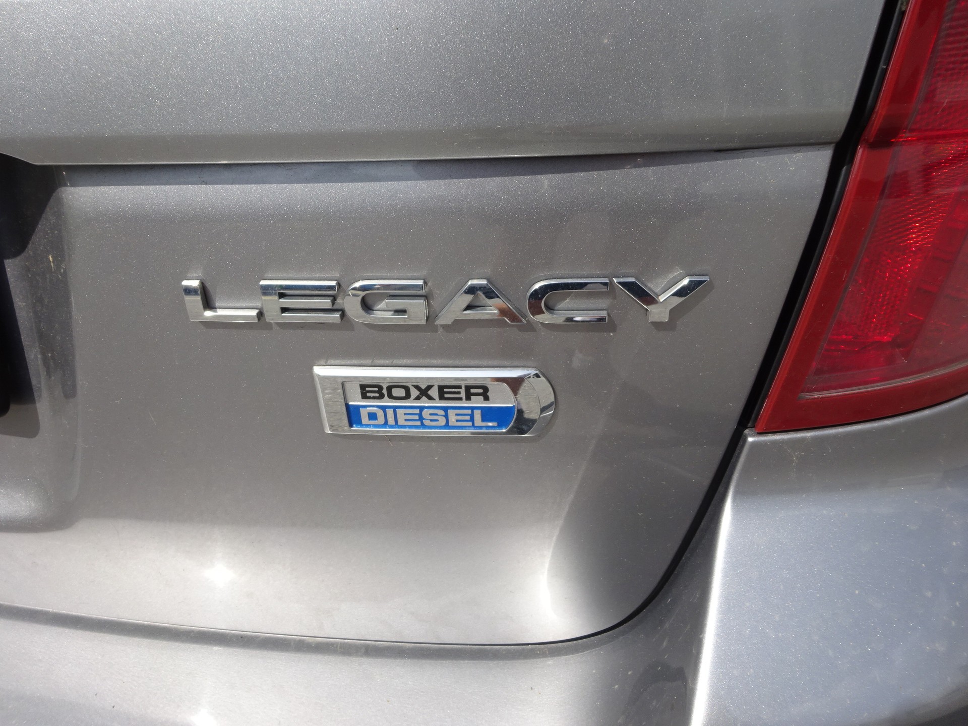 SUBARU Legacy 2.0D AWD Swiss-image-14