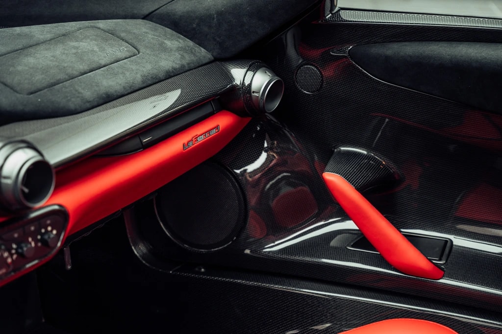 FERRARI LaFerrari-image-9