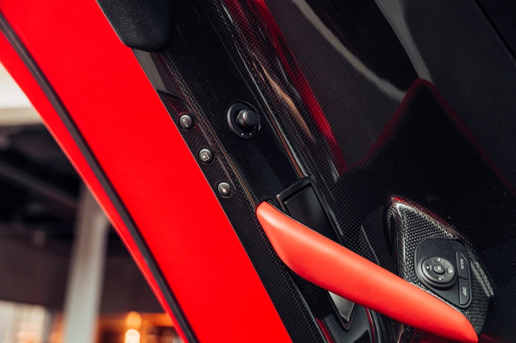 FERRARI LaFerrari-image-17