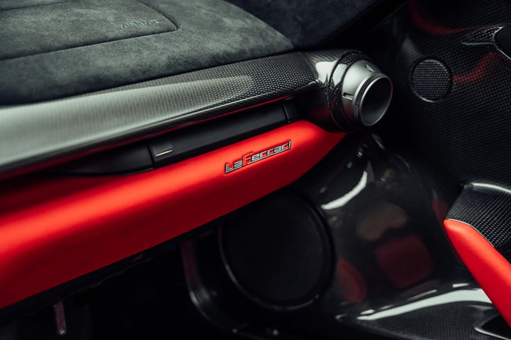 FERRARI LaFerrari-image-10