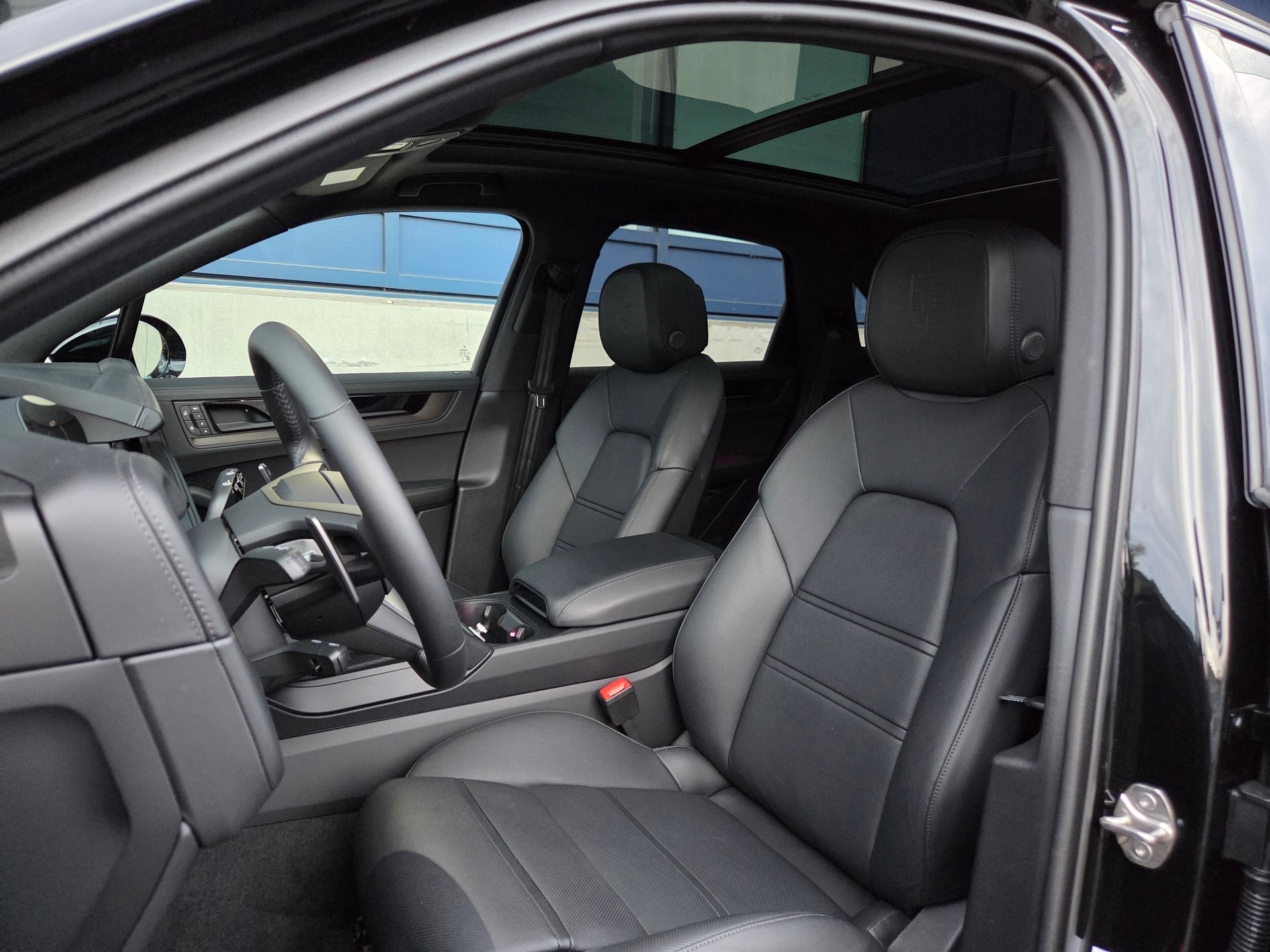 PORSCHE Cayenne Black Edition Tiptronic-image-8