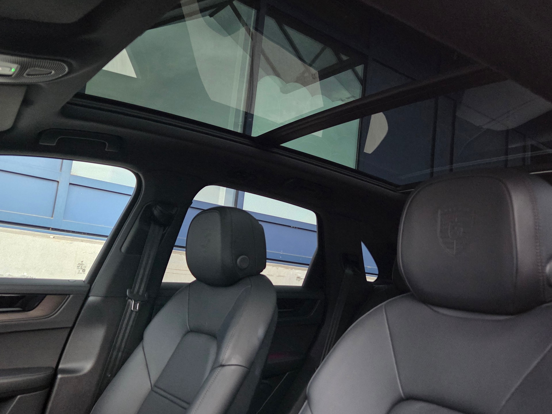 PORSCHE Cayenne Black Edition Tiptronic-image-11