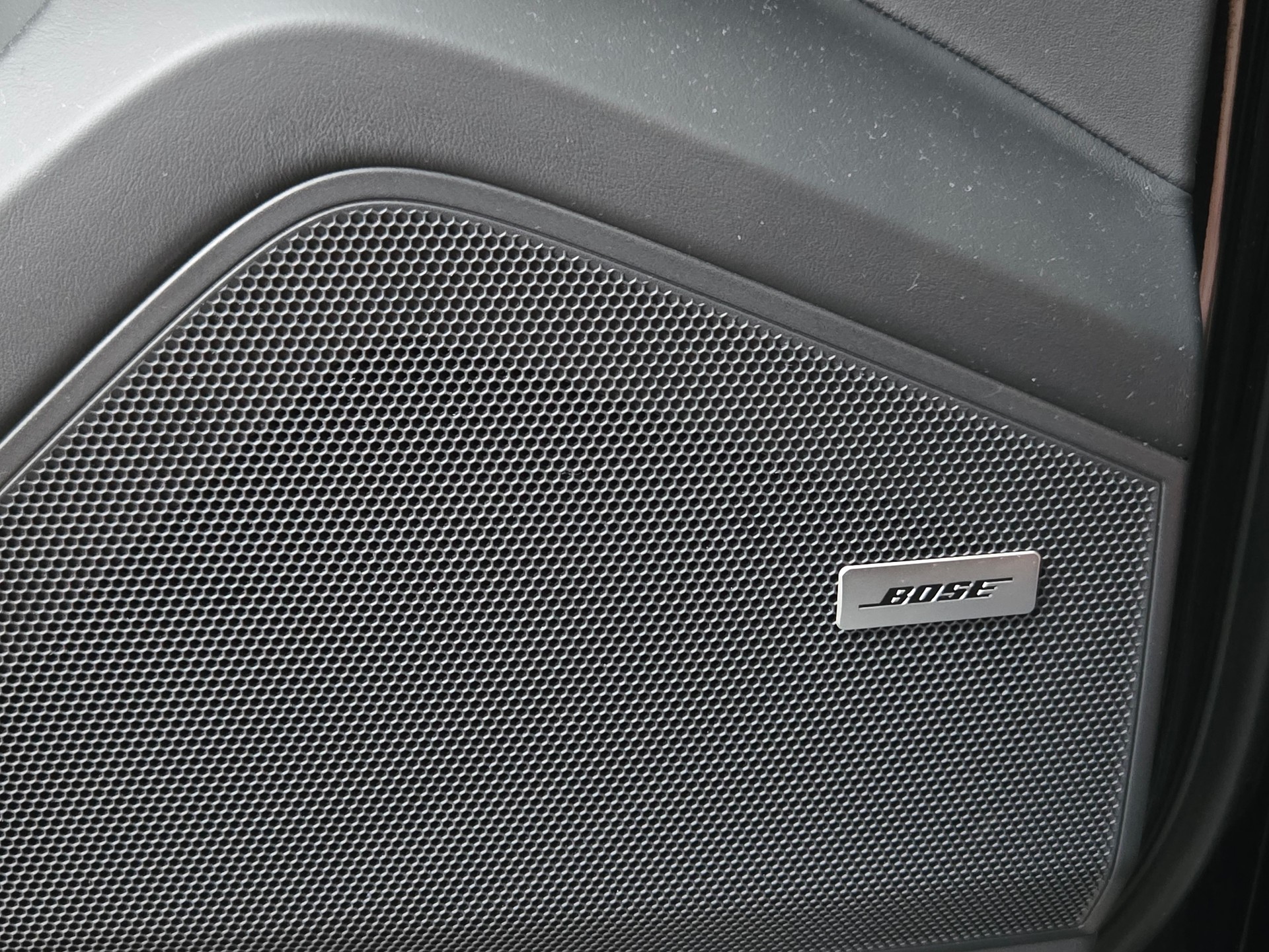 PORSCHE Cayenne Black Edition Tiptronic-image-15