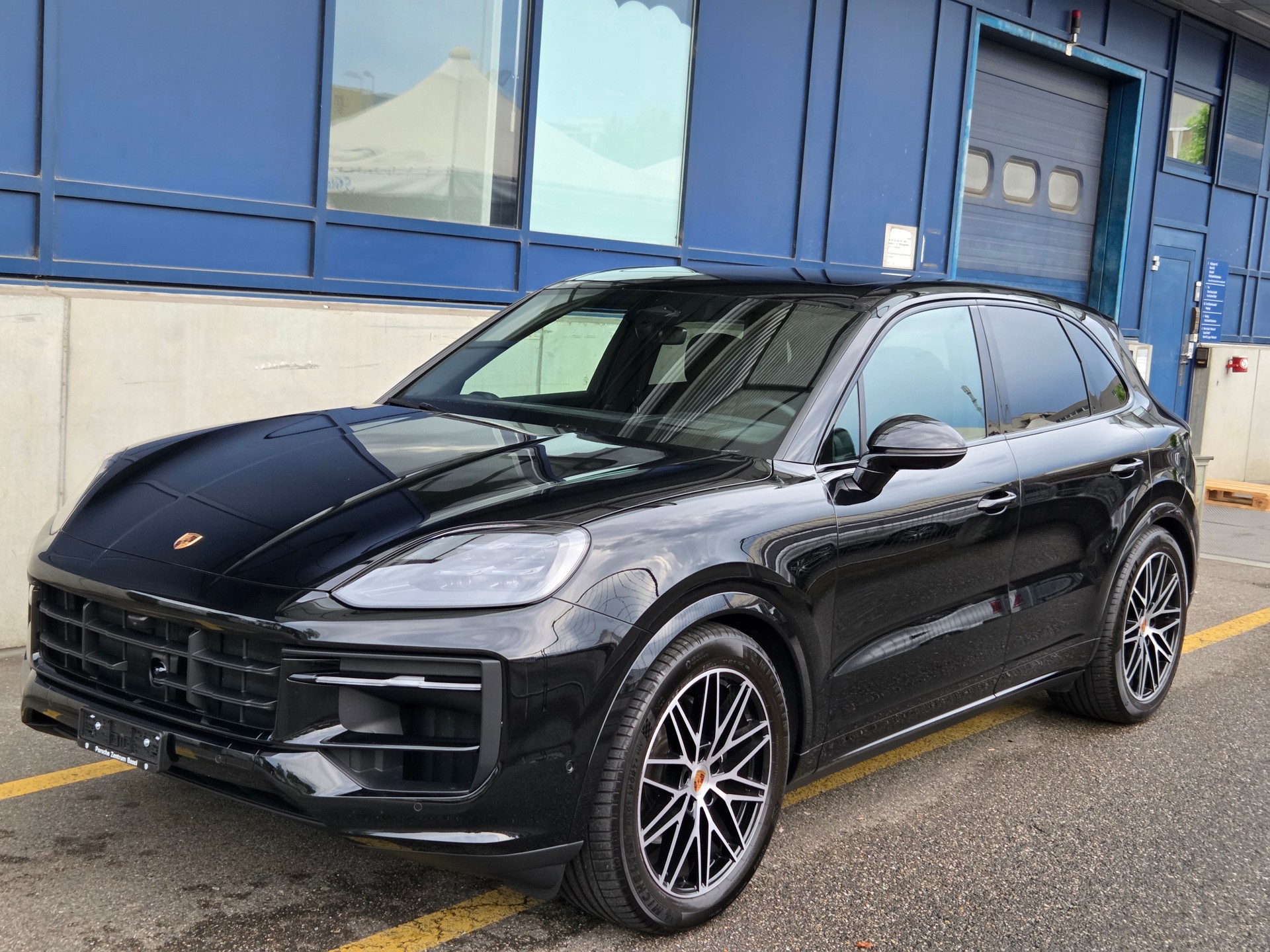 PORSCHE Cayenne Black Edition Tiptronic-image-3