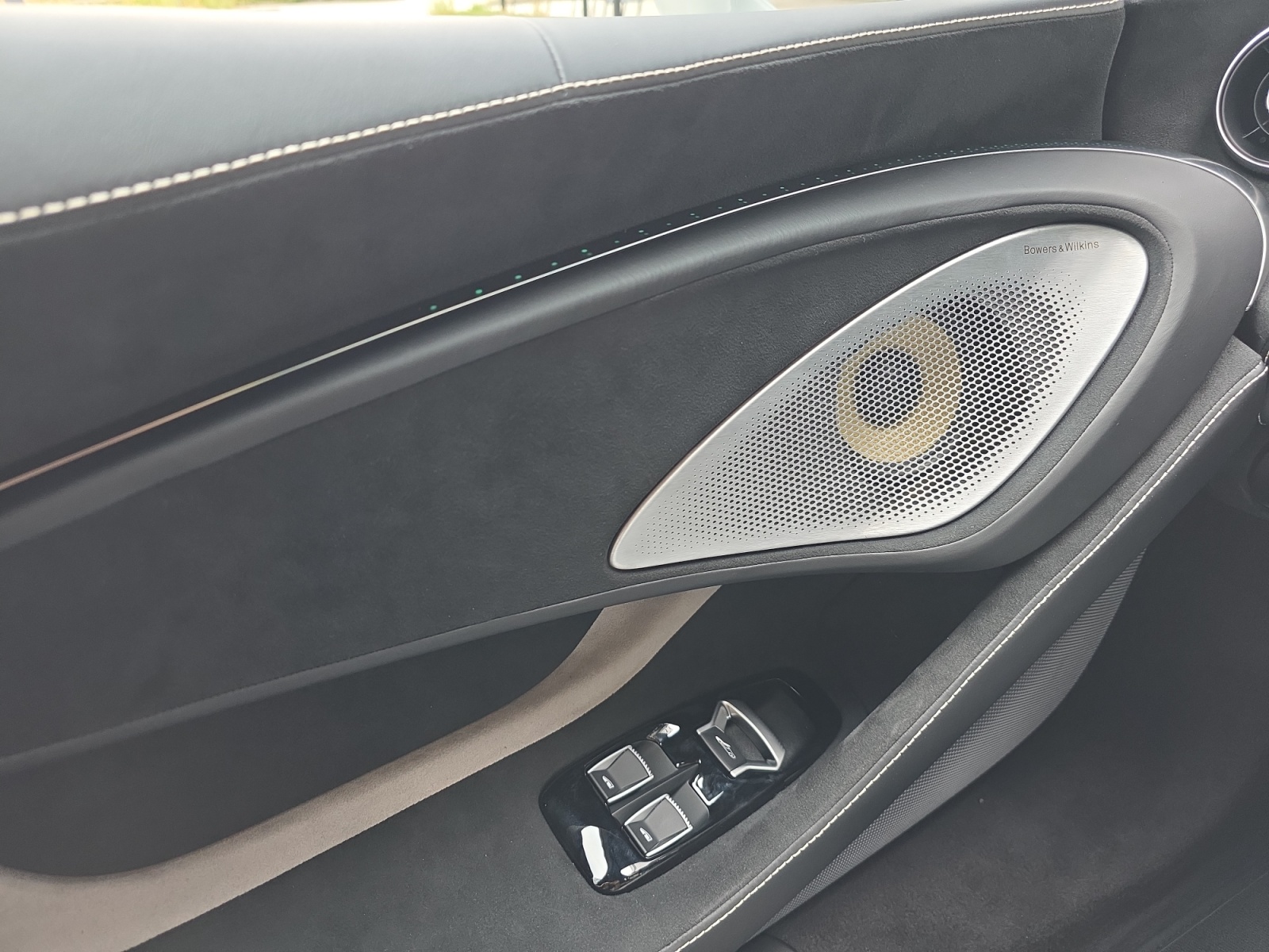 McLAREN GTS Performance-image-10