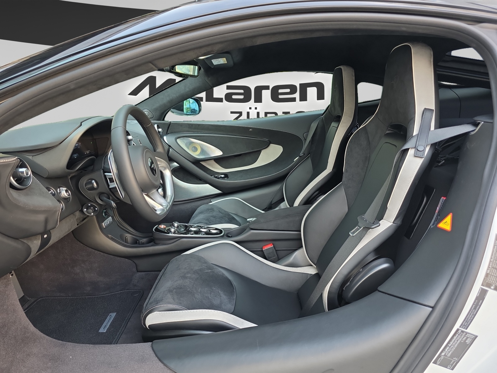 McLAREN GTS Performance-image-9