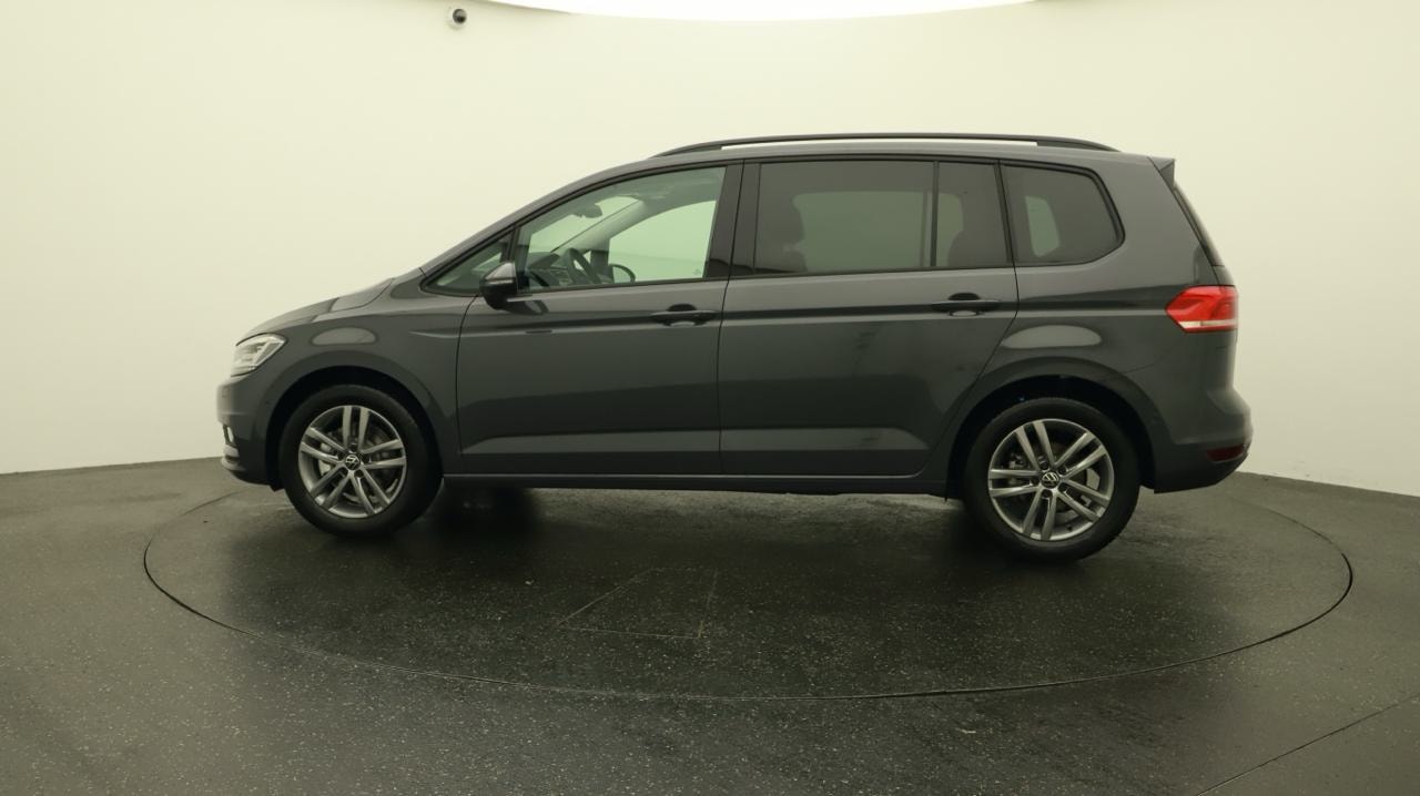 VW Touran 1.5 TSI EVO Limited-showroom-element-1