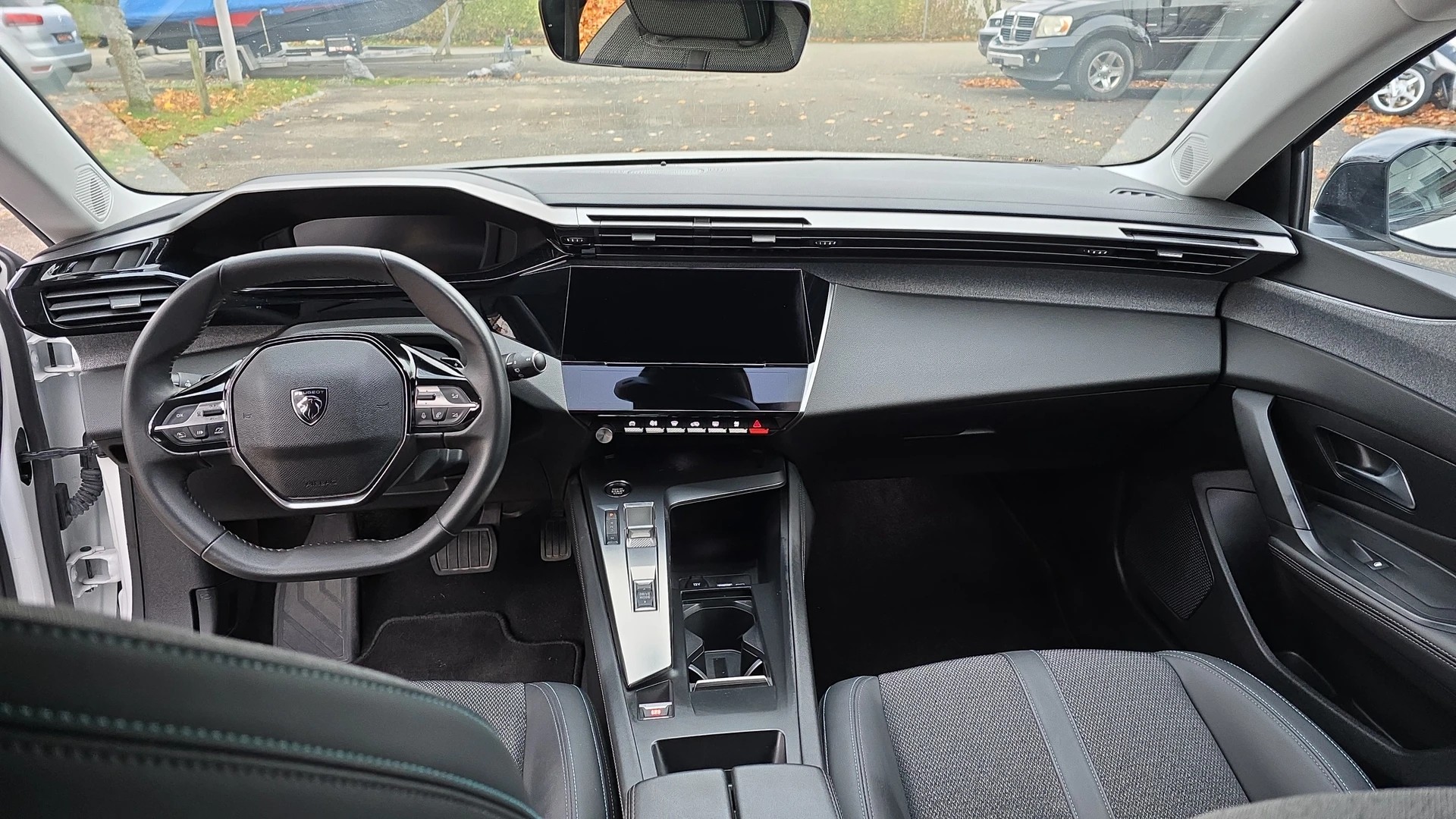 PEUGEOT 308 SW 1.5 BlueHDI Allure Pack EAT8-image-4