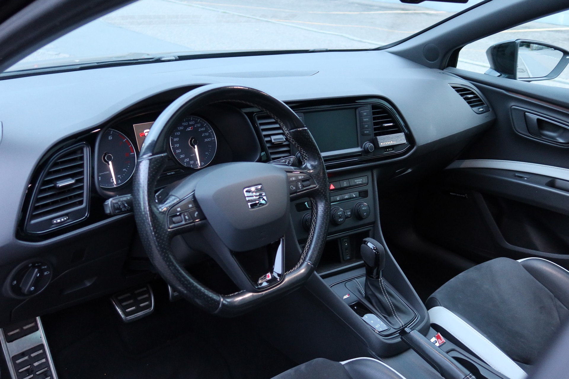 SEAT Cupra 280-image-5
