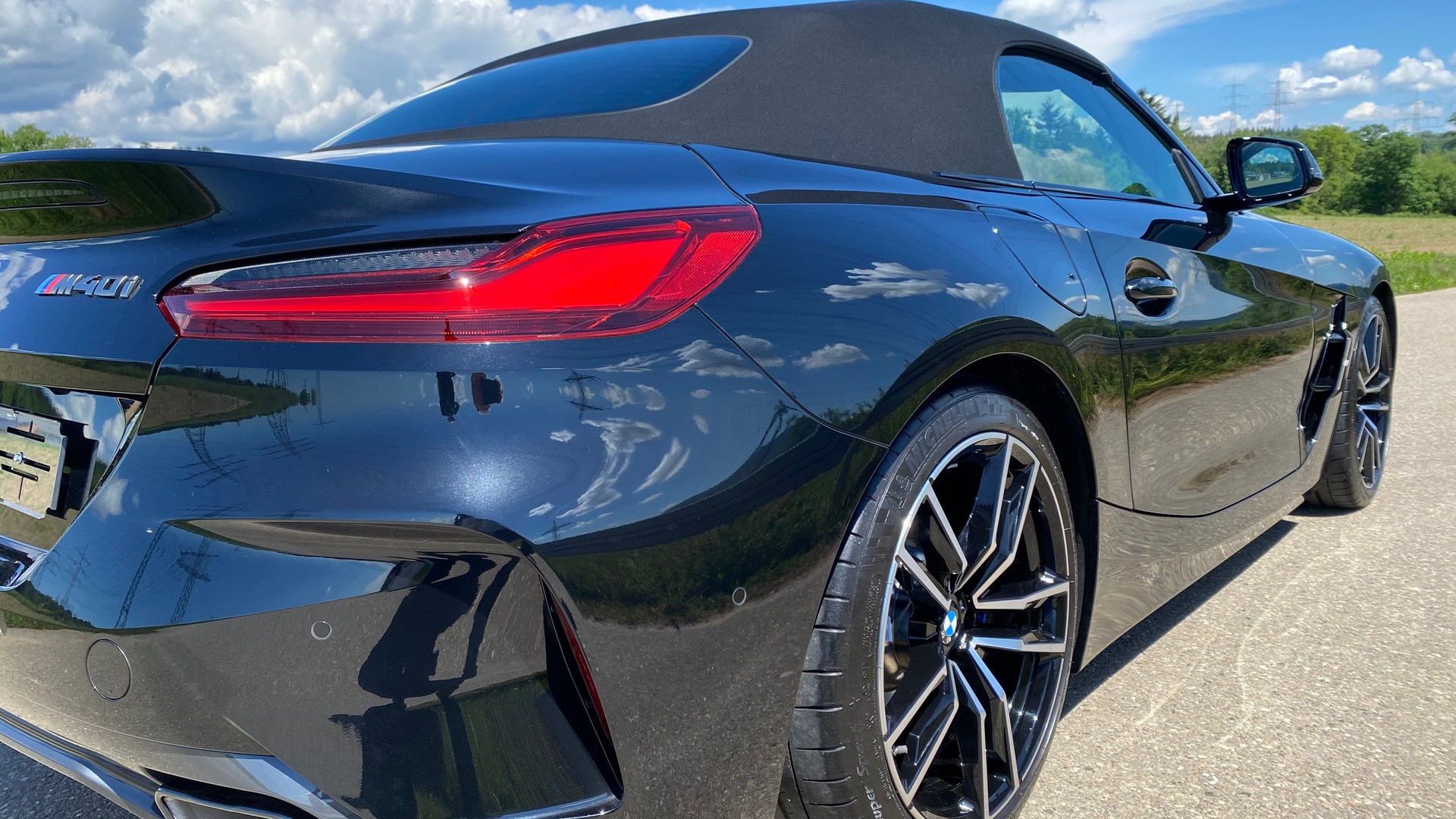 BMW BMW Z4 M40i, Neuzustand, 10'200 km, CH-Fahrzeug, BMW Premium Selection Garantie bis 04/2027, Farbkombination: schwarz/schwarz-image-2