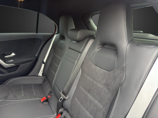 MERCEDES-BENZ A 200 Night Star 7G-DCT-image-9