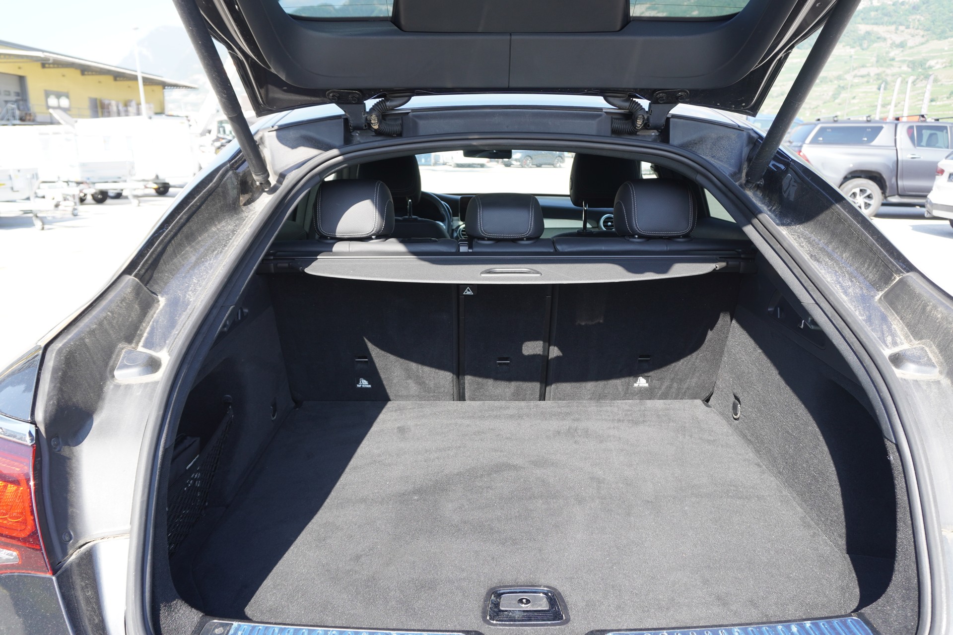 MERCEDES-BENZ GLC Coupé 300 AMG Line 4Matic 9G-Tronic-image-5
