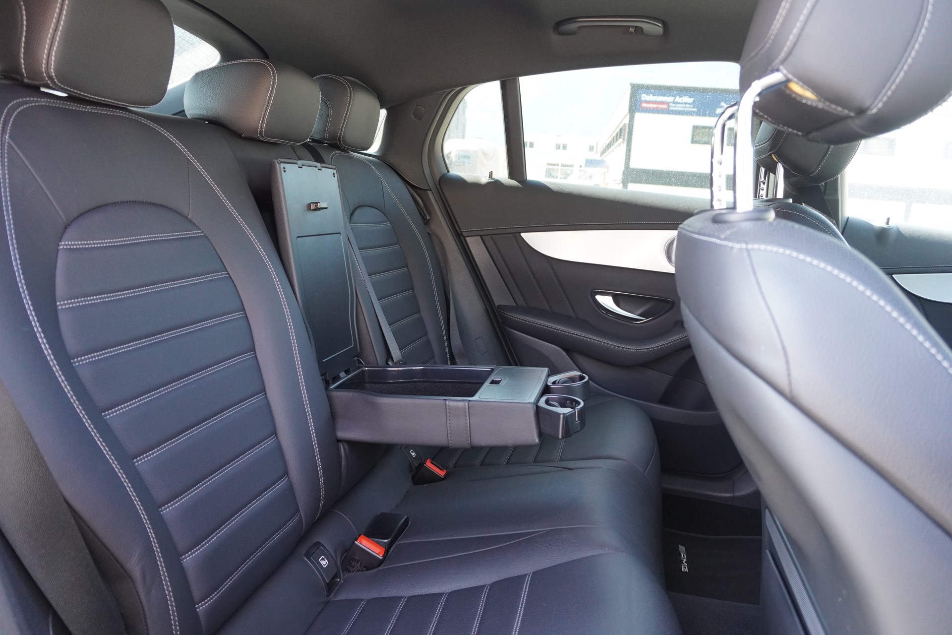 MERCEDES-BENZ GLC Coupé 300 AMG Line 4Matic 9G-Tronic-image-6