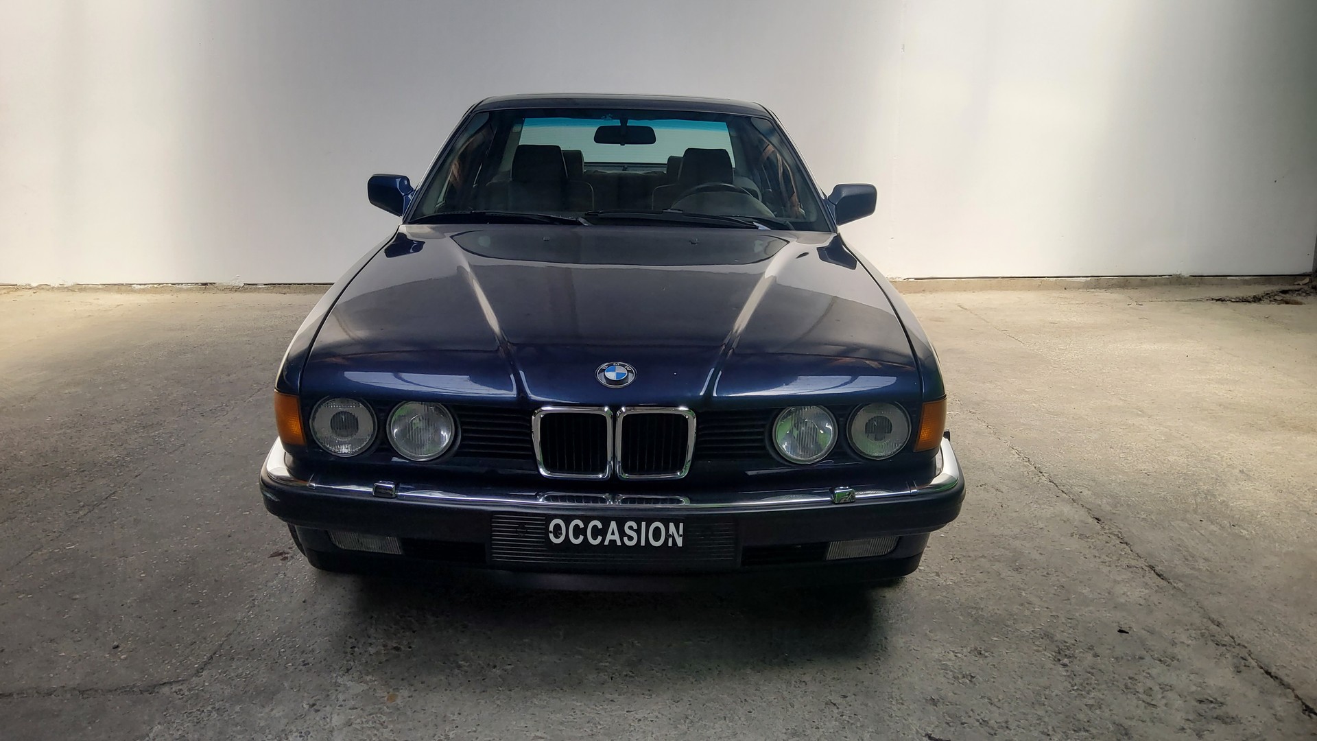 BMW 735i-image-0