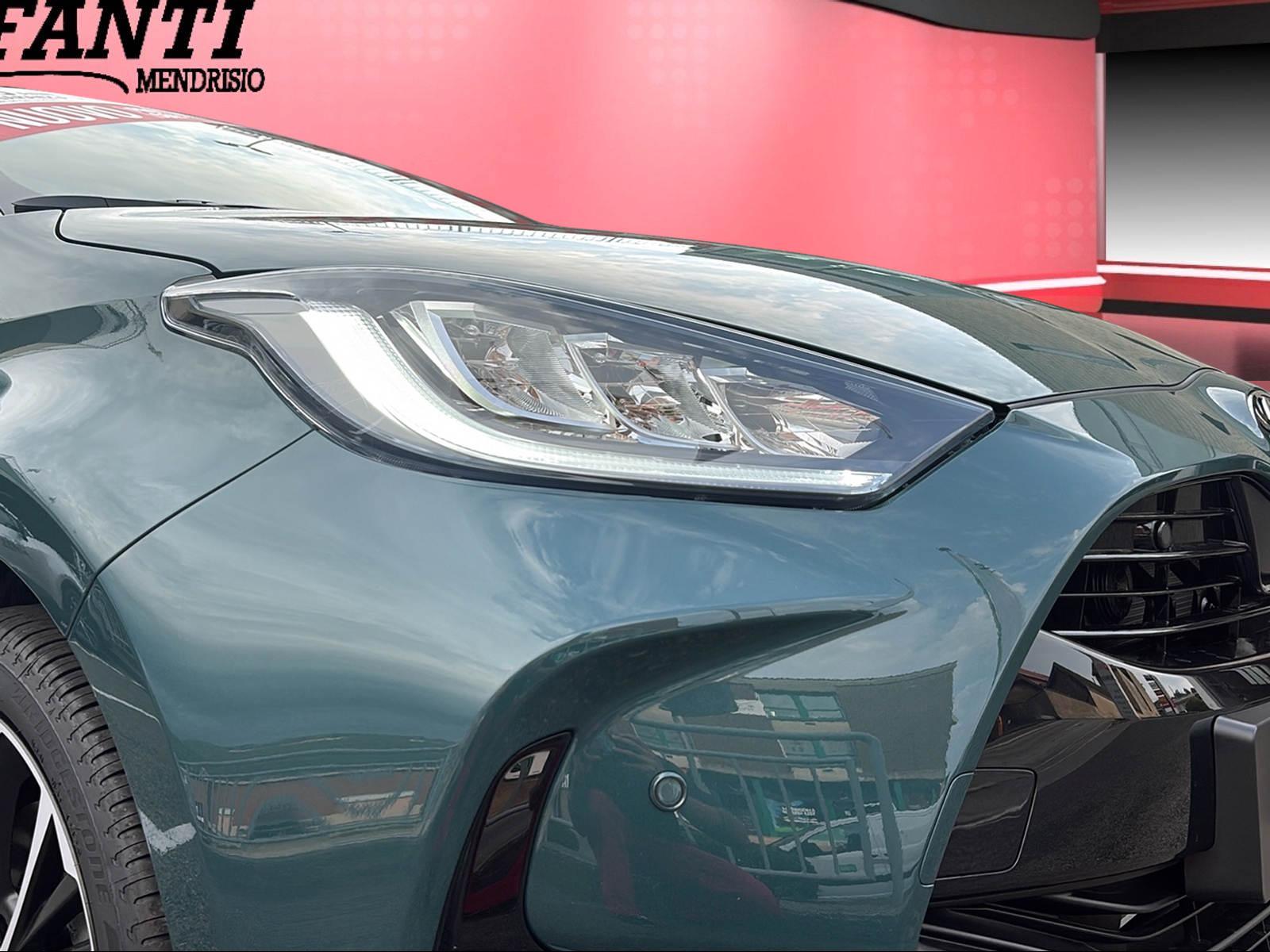 TOYOTA Yaris 1.5 VVT-i HSD Trend-image-12
