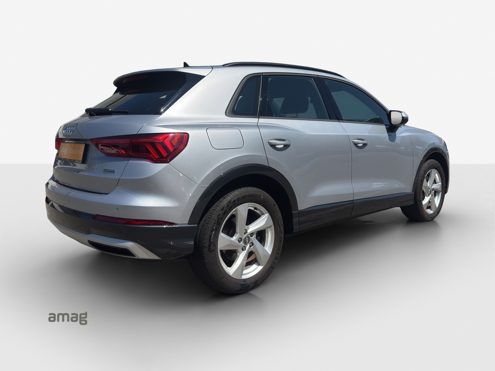 AUDI Q3 40 TDI advanced quattro S-tronic-image-4