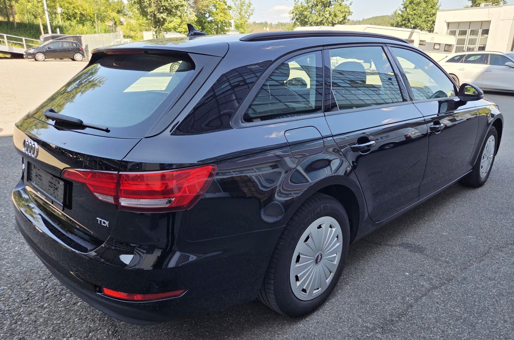 AUDI A4 Avant 2.0 TDI S-tronic-image-3