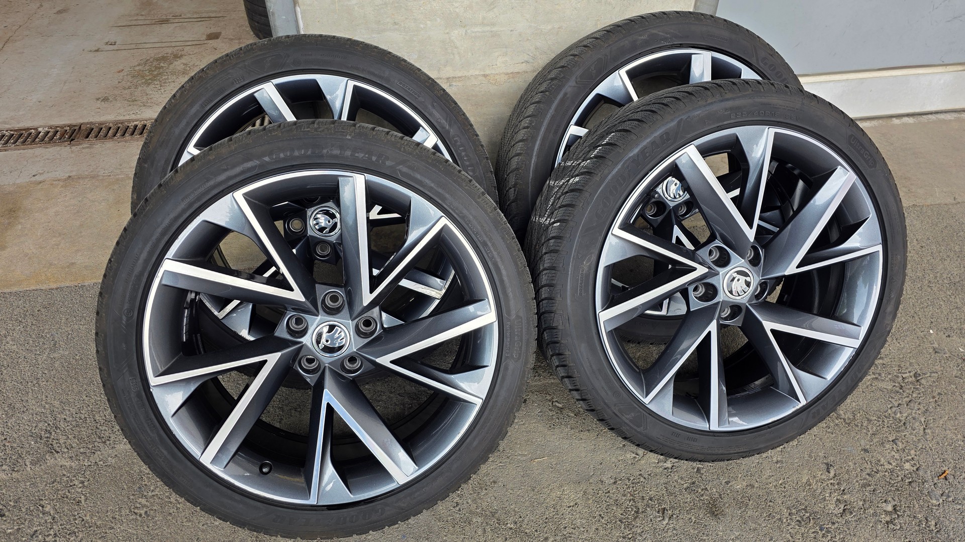 SKODA Superb Combi 2.0 TSI SportLine+ DSG 4x4-image-15