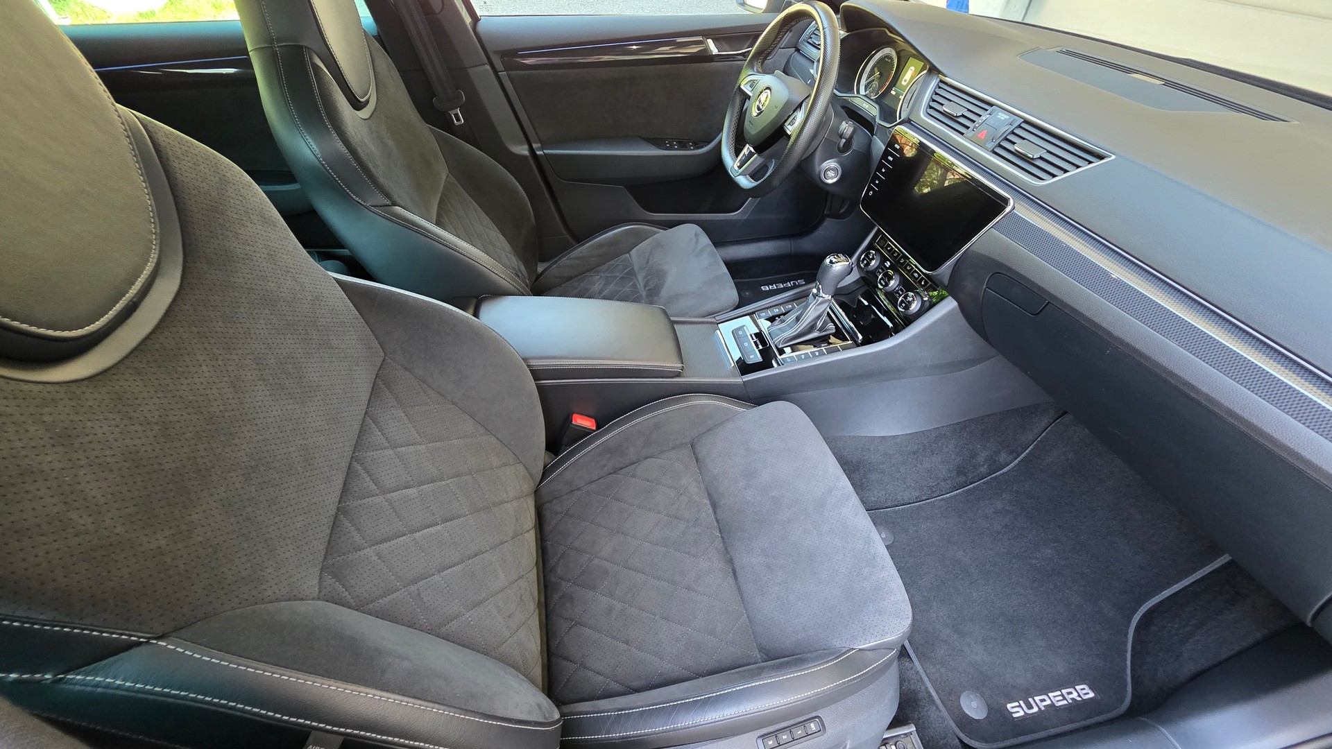 SKODA Superb Combi 2.0 TSI SportLine+ DSG 4x4-image-10