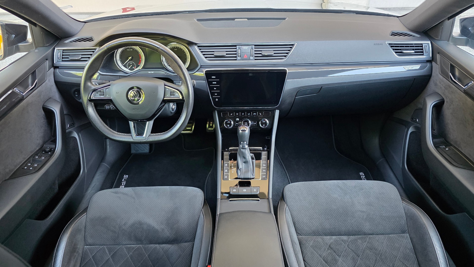 SKODA Superb Combi 2.0 TSI SportLine+ DSG 4x4-image-9