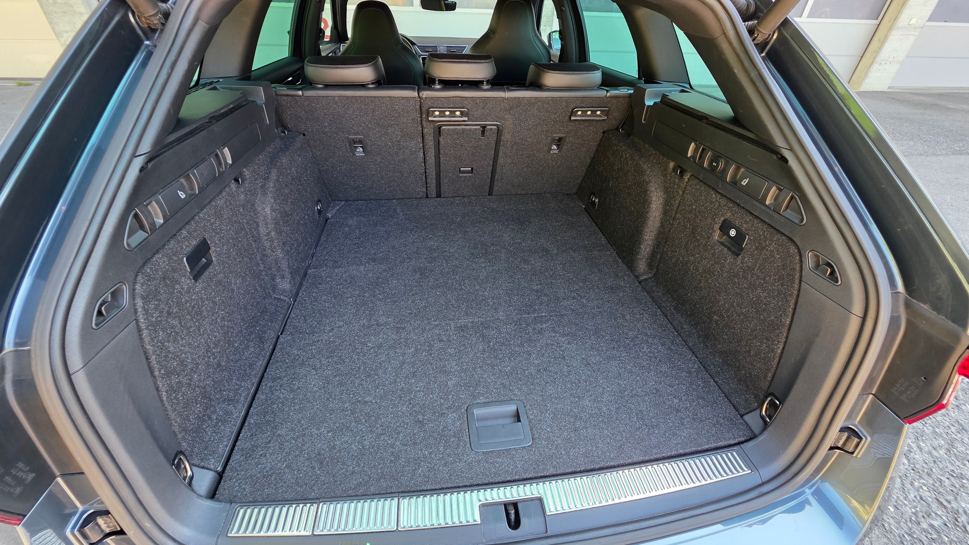 SKODA Superb Combi 2.0 TSI SportLine+ DSG 4x4-image-13